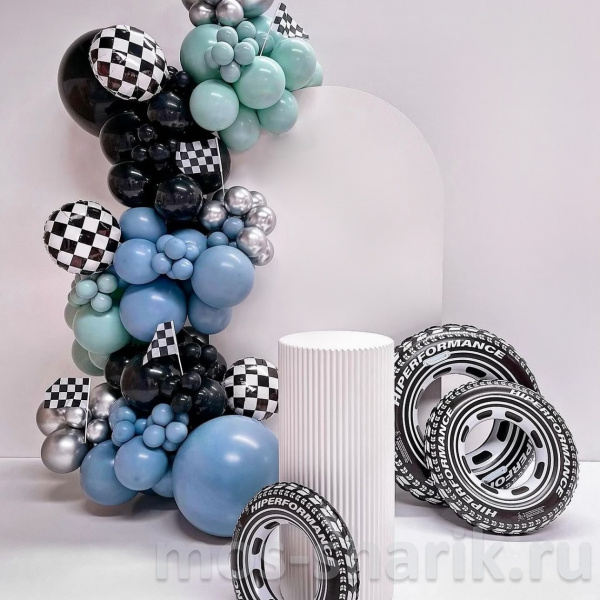 Фотозона Формула 1 с шарами в виде шин